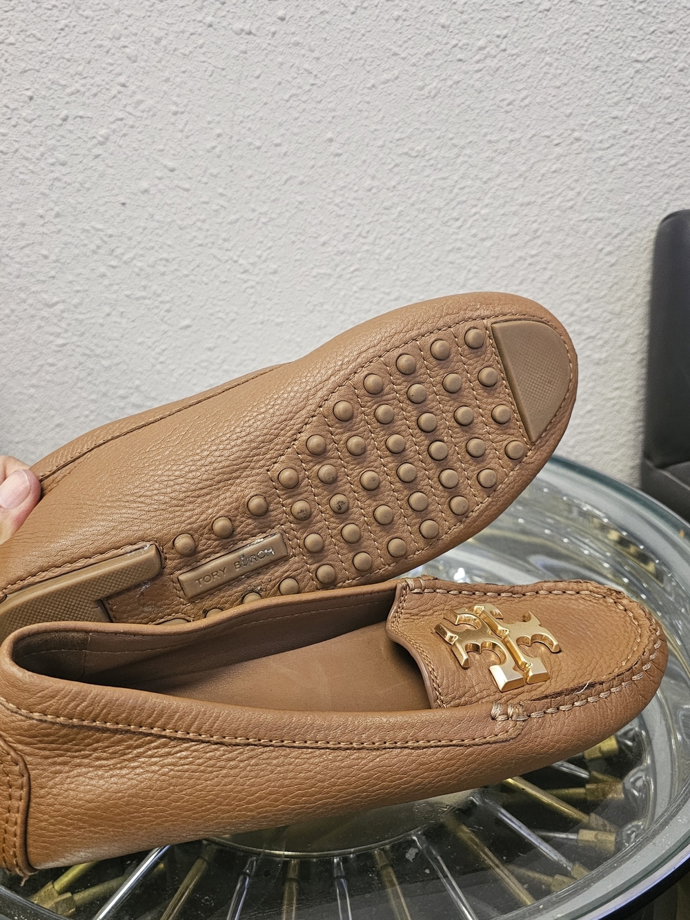 Tory Burch Tan Leather Logo Moccasins Box #8 - Picture 5 of 6